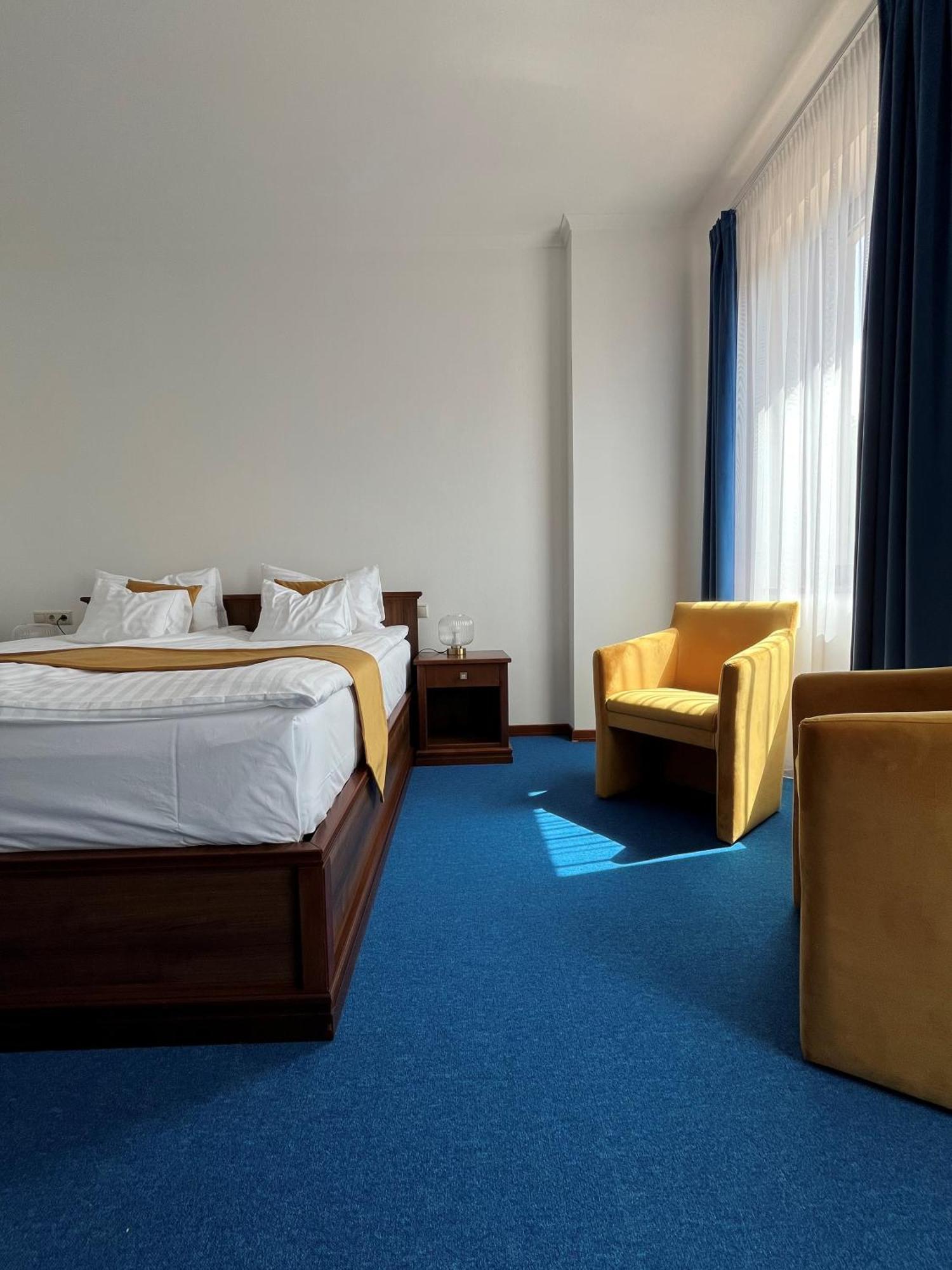 Bassiana Es Etterem 4* Sarvar