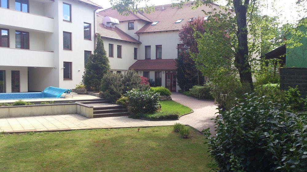 Hotel Bassiana Es Etterem 4*